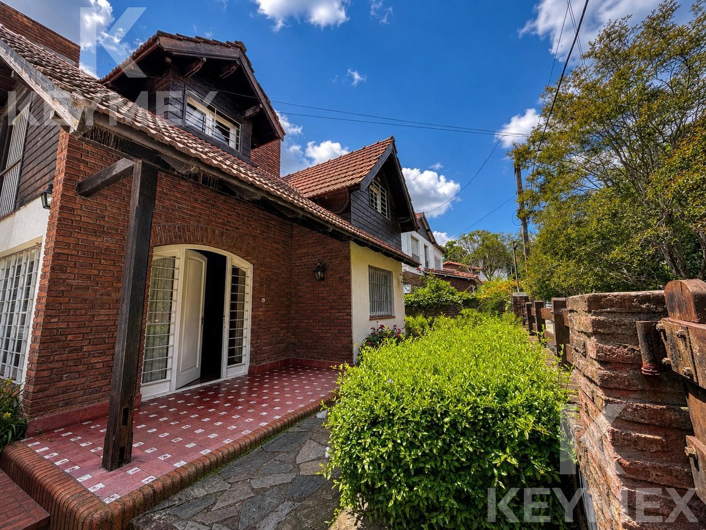 4-Bedroom House for Sale in La Plata - BANK-OWNED PROPERTY