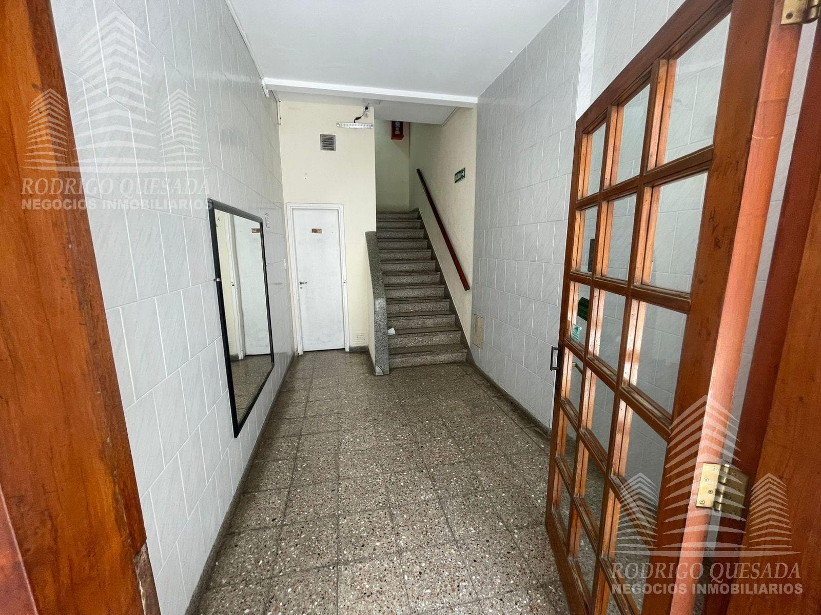 A very nice, comfortable apartment in an unbeatable location on Chiozza Street, with natural gas!