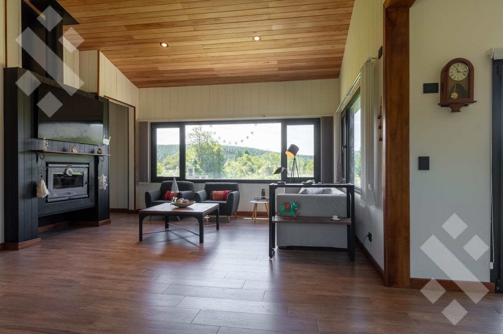 House for Sale: 3 Bedrooms and a Studio - El Pegual Country Club - San Martín de los Andes