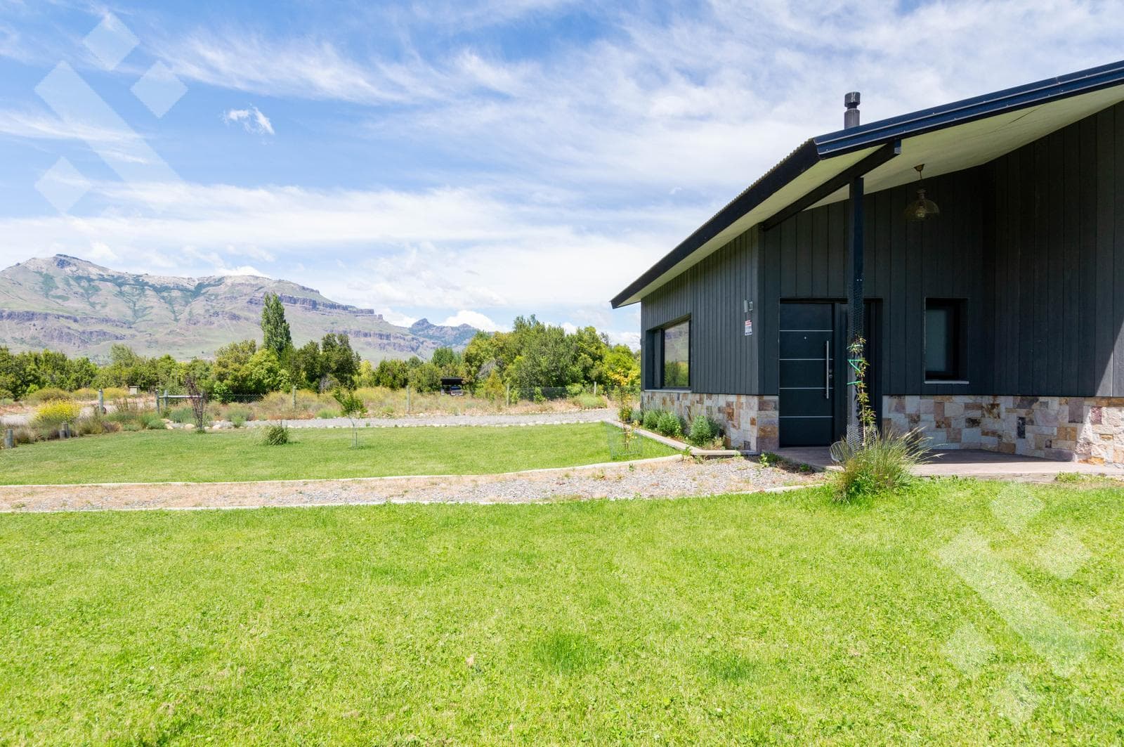 House for Sale: 3 Bedrooms and a Studio - El Pegual Country Club - San Martín de los Andes