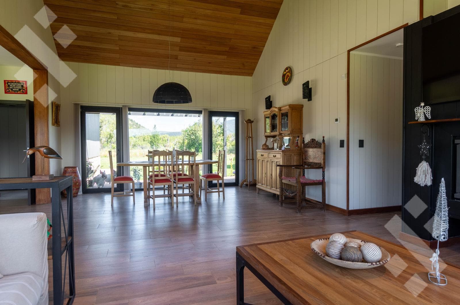 House for Sale: 3 Bedrooms and a Studio - El Pegual Country Club - San Martín de los Andes