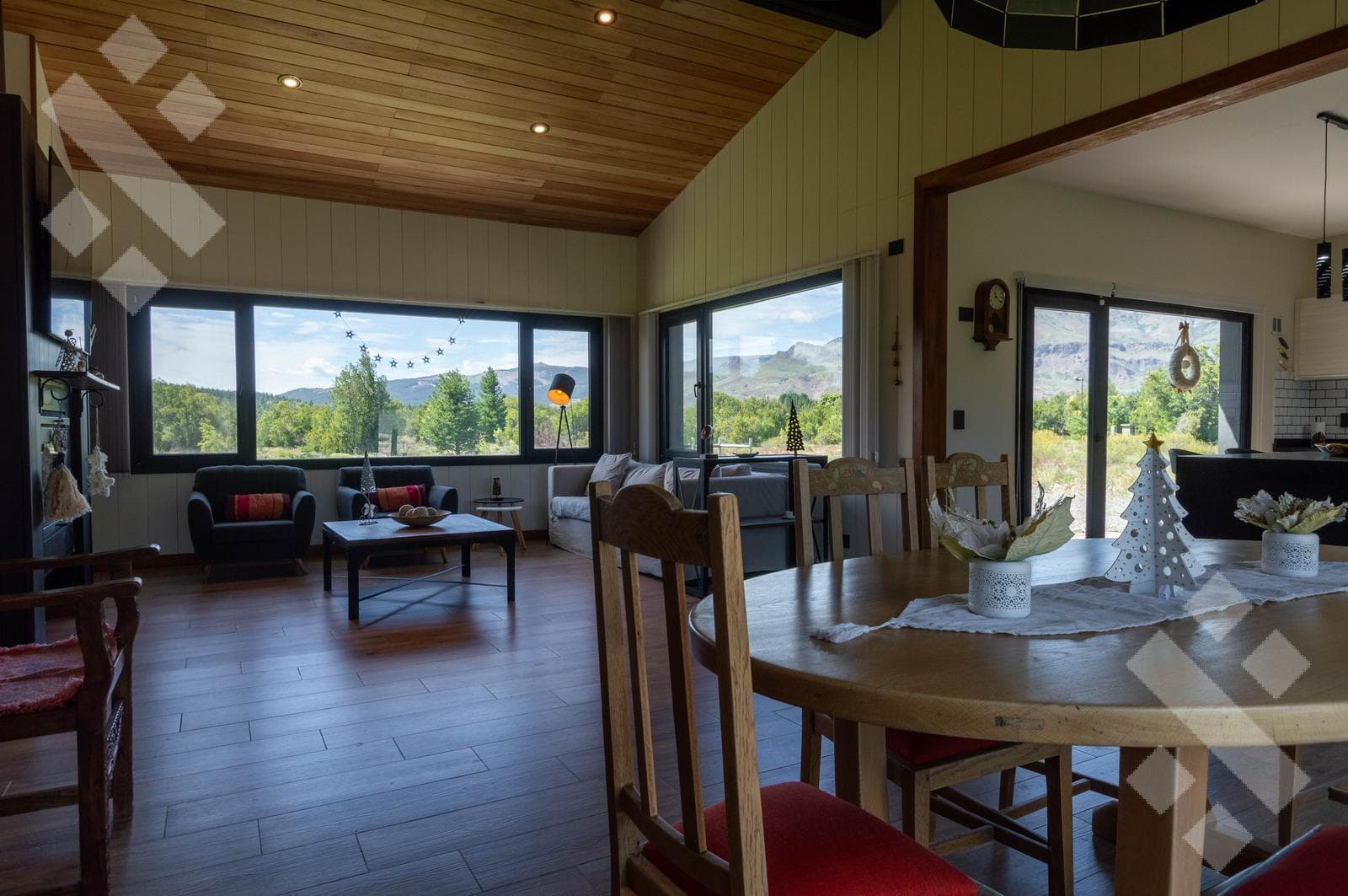 House for Sale: 3 Bedrooms and a Studio - El Pegual Country Club - San Martín de los Andes