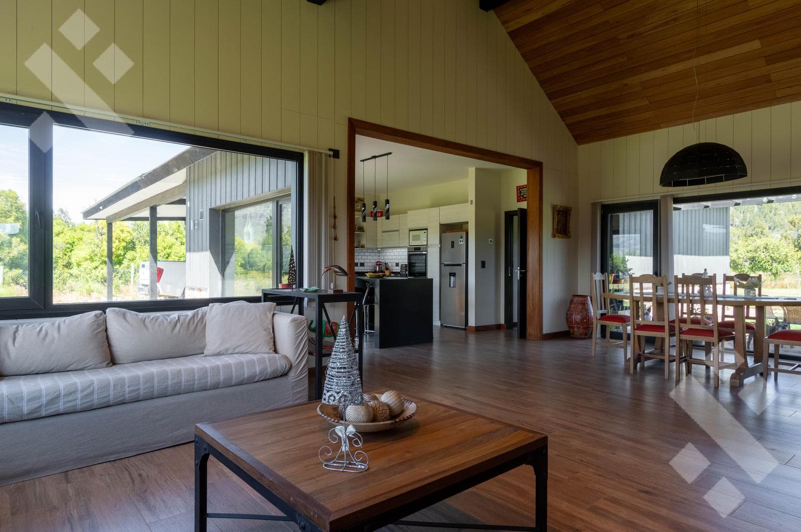 House for Sale: 3 Bedrooms and a Studio - El Pegual Country Club - San Martín de los Andes