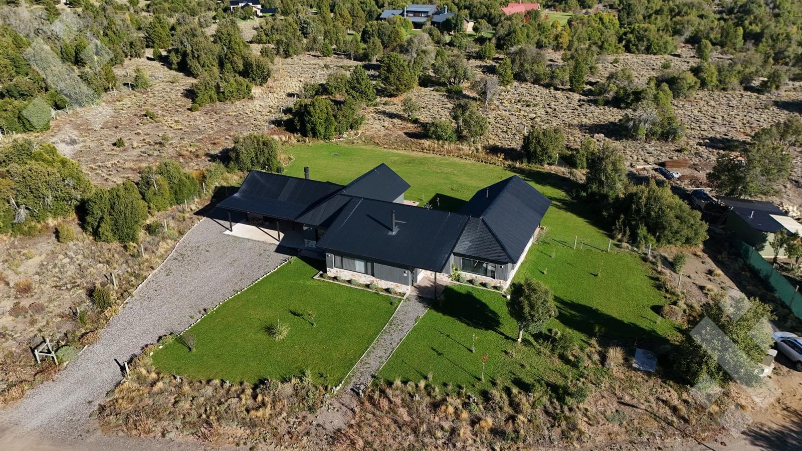 House for Sale: 3 Bedrooms and a Studio - El Pegual Country Club - San Martín de los Andes