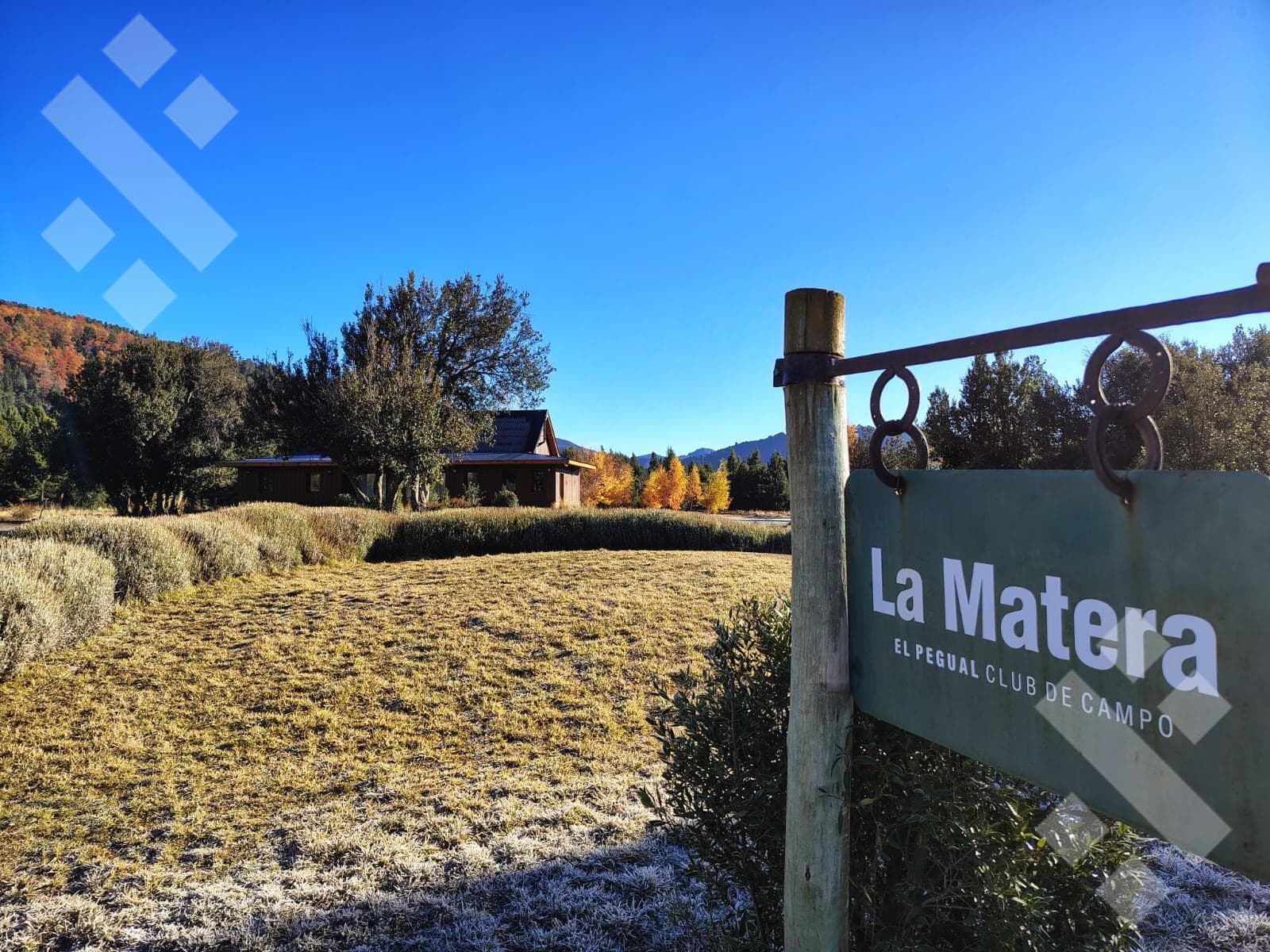 House for Sale: 3 Bedrooms and a Studio - El Pegual Country Club - San Martín de los Andes