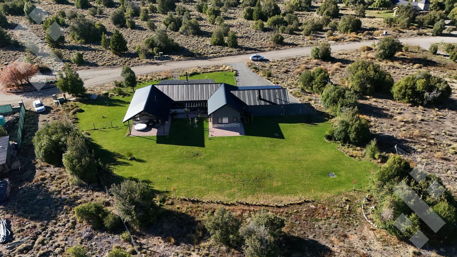 House for Sale: 3 Bedrooms and a Studio - El Pegual Country Club - San Martín de los Andes