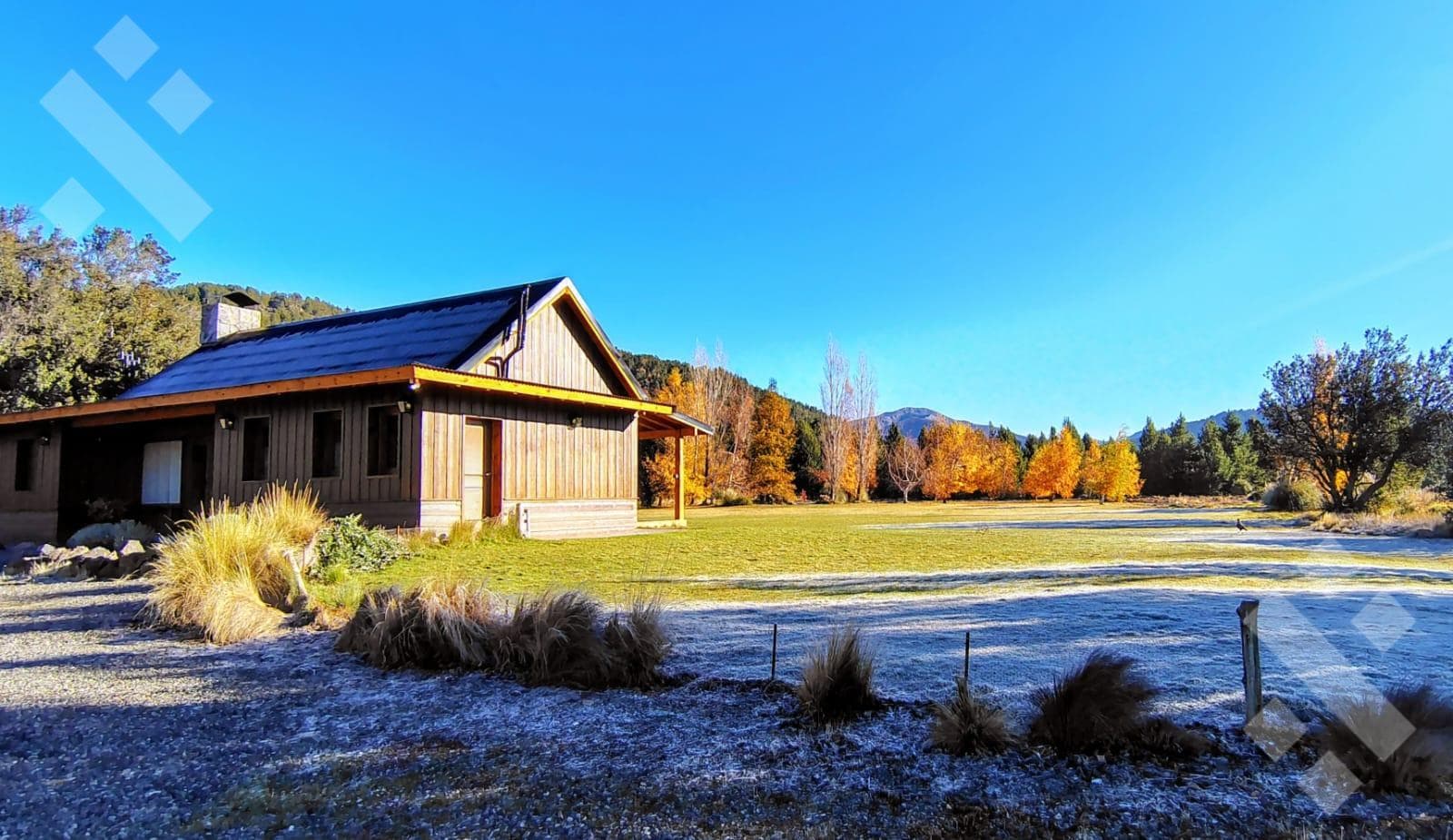 House for Sale: 3 Bedrooms and a Studio - El Pegual Country Club - San Martín de los Andes