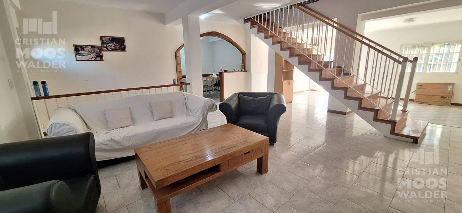 House for sale, downtown Garin.