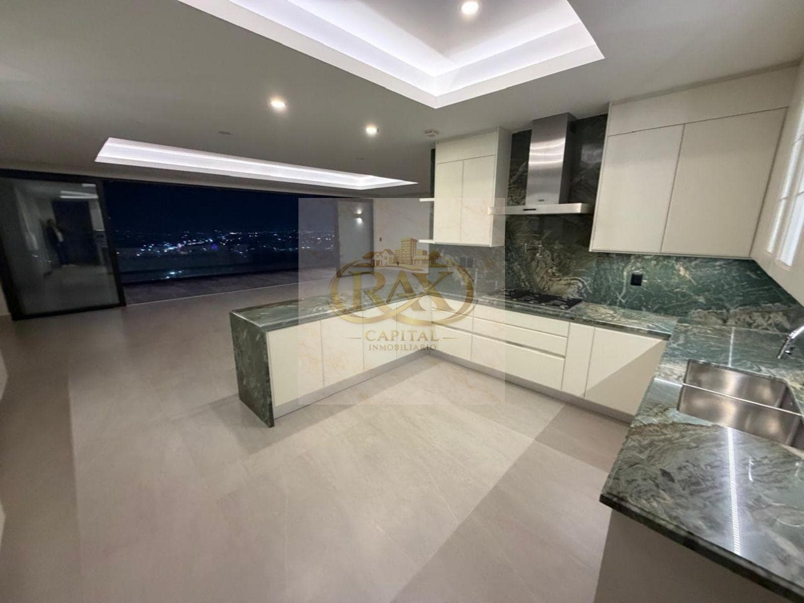 Luxury Apartment in Thea Tower