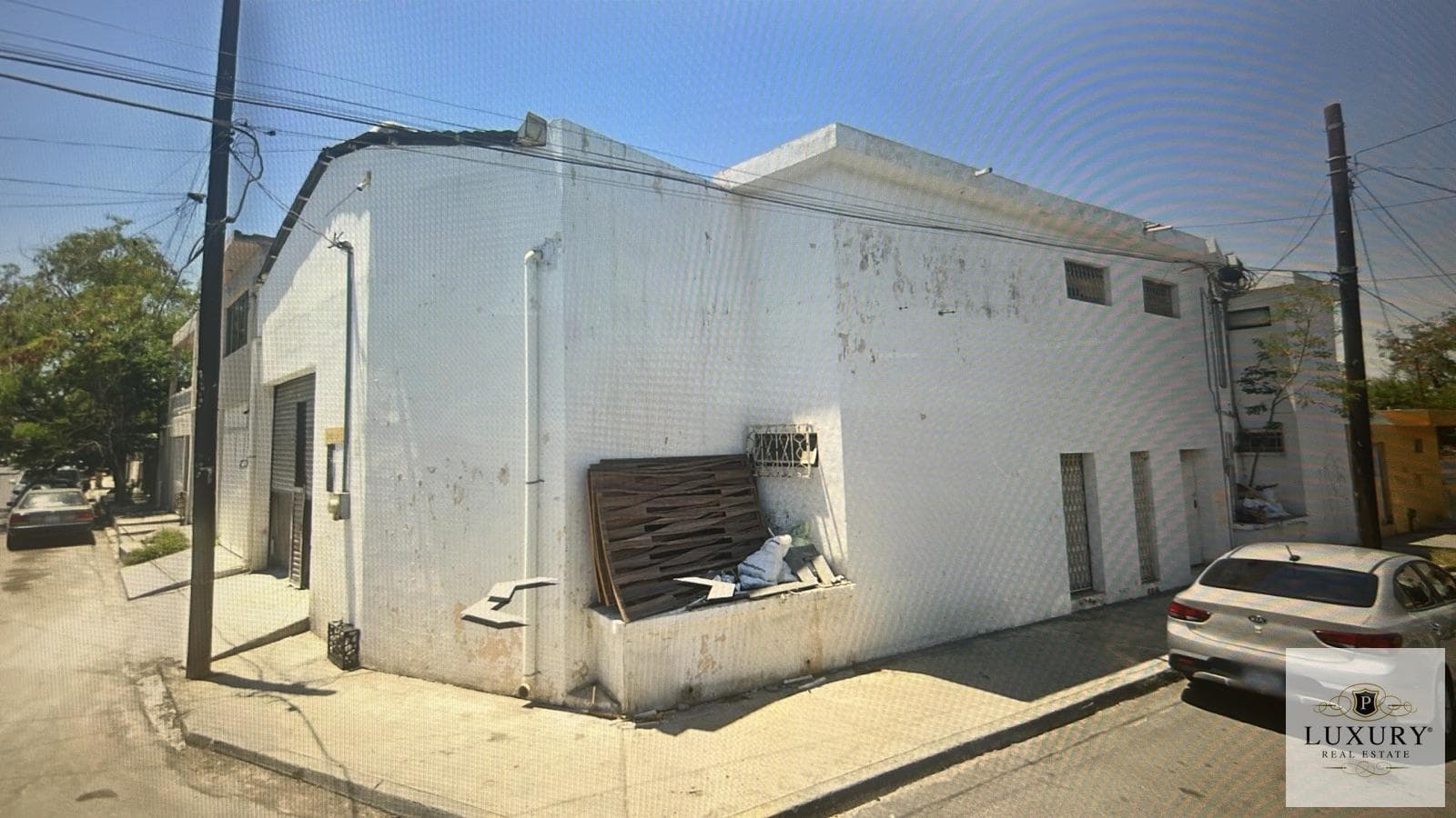 WINE CELLAR FOR SALE IN THE FERROCARRILERA NEIGHBORHOOD