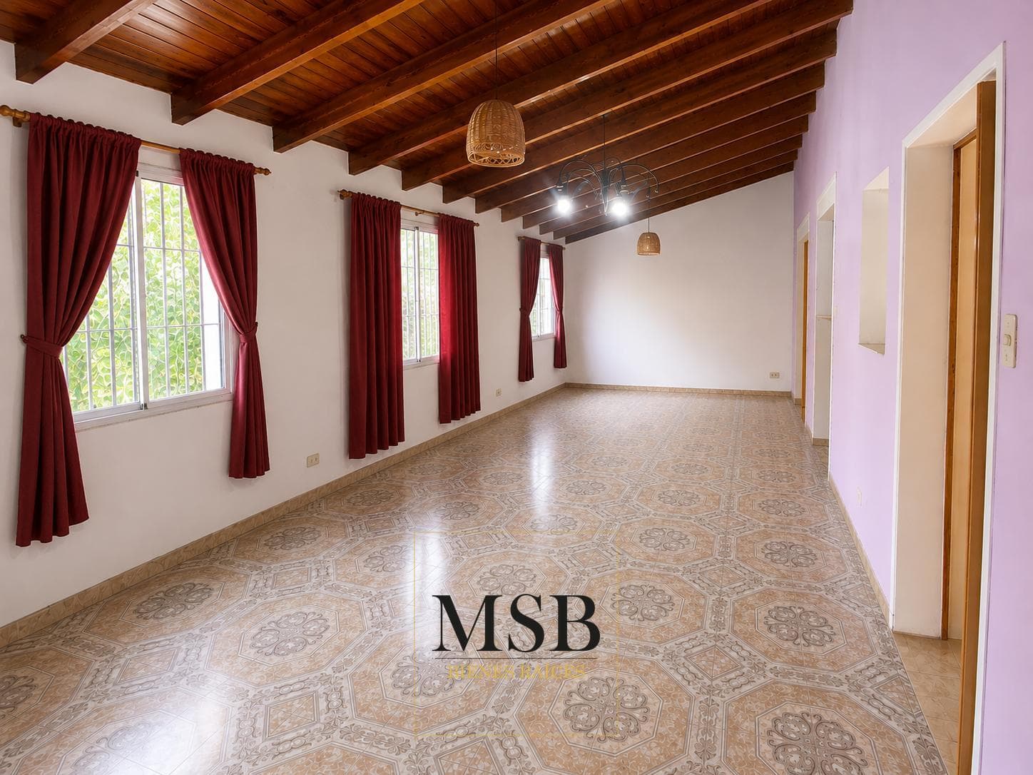 4-room house for sale | Downtown Berazategui | Large lot