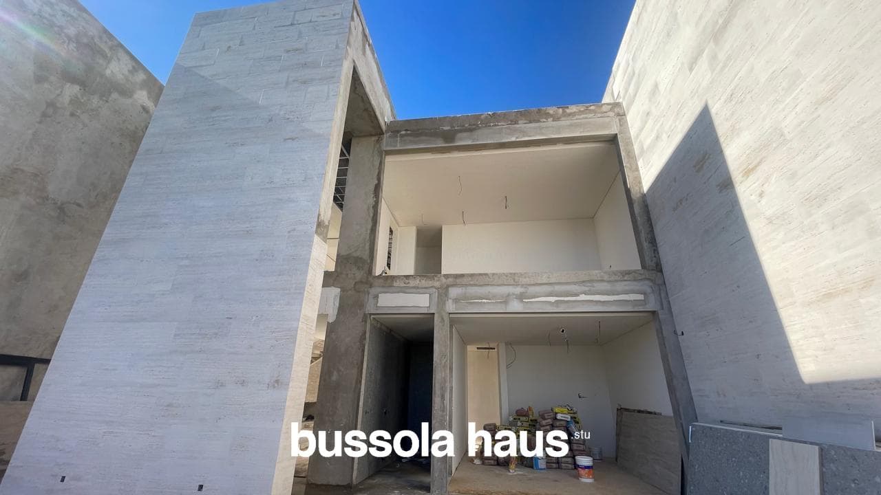 House in Los Puentes