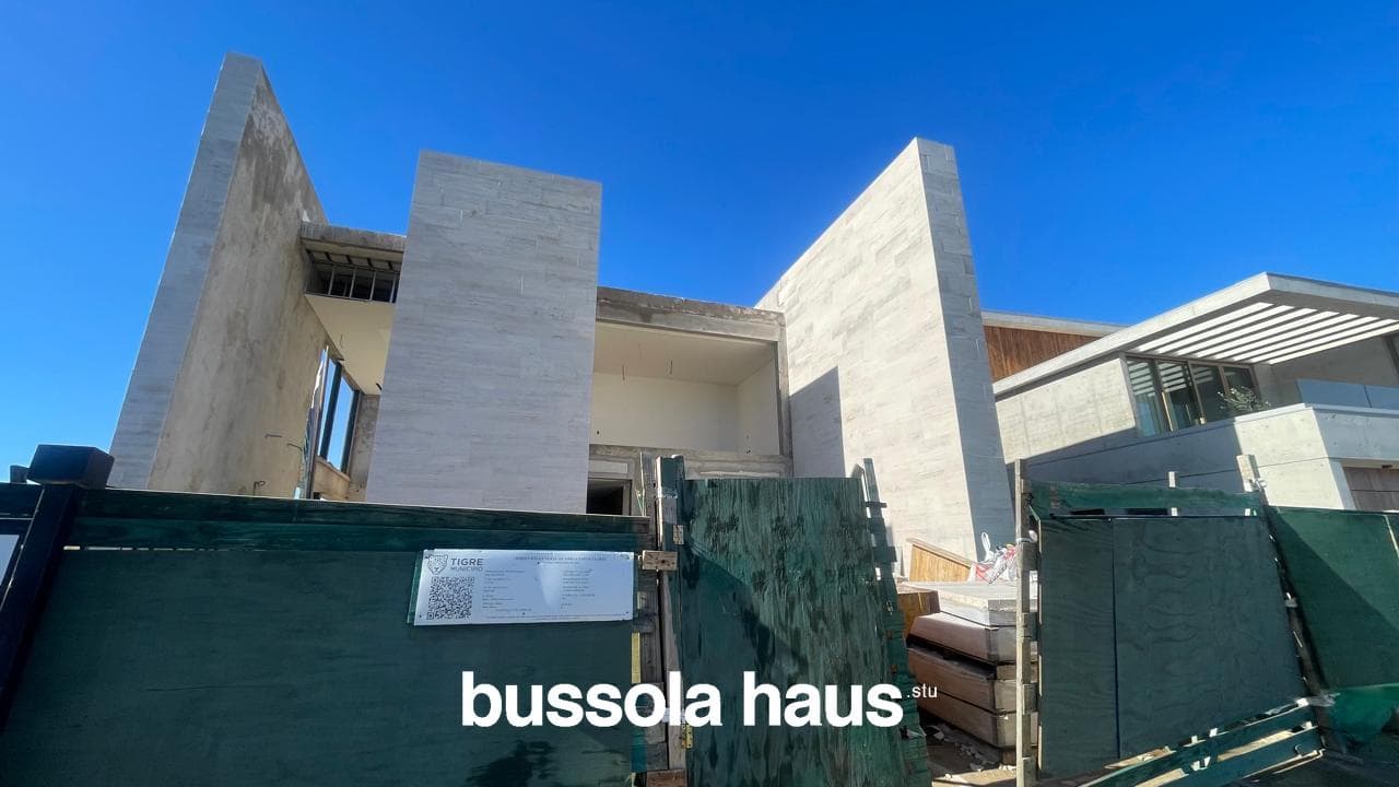 House in Los Puentes
