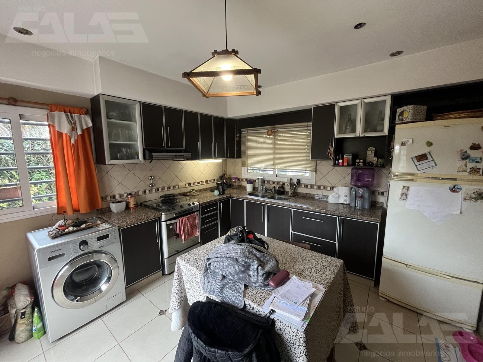 FOR SALE - 5-room house with en suite bathroom, barbecue area, and large lot in a residential neighborhood in San Antonio de Padua