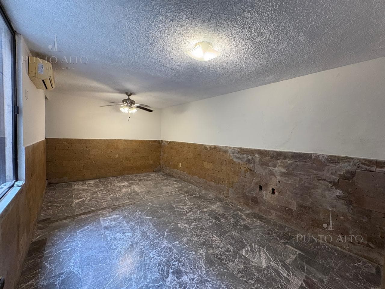 OFFICE FOR RENT IN COL LOS PINOS, JUST A FEW STEPS FROM AV. UNIVERSIDAD