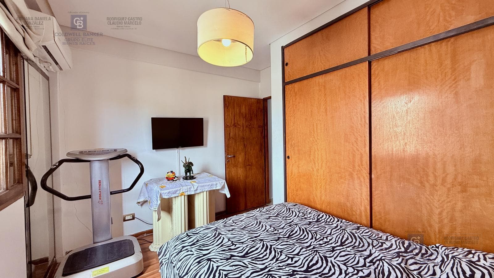3-Bedroom Triplex Condo for Sale with Garage and Terrace in Pompeya