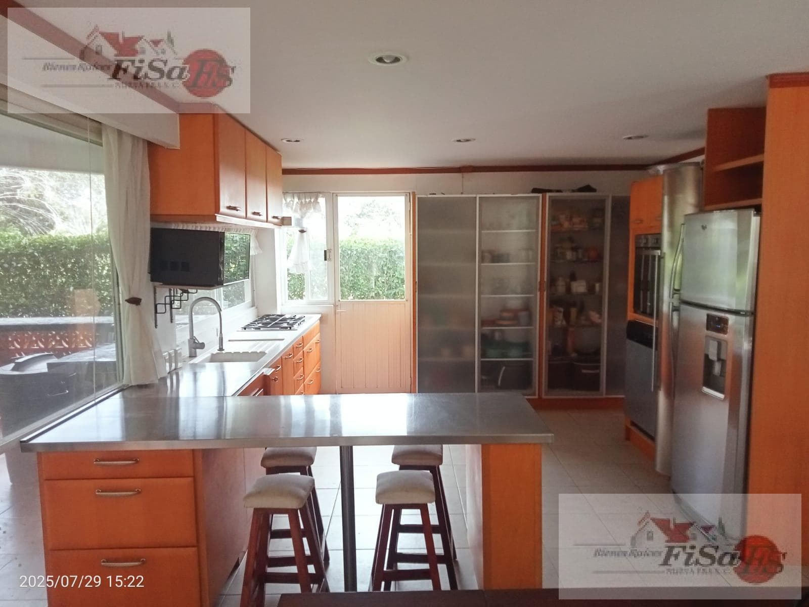 HOUSE FOR SALE IN CERRADA, SANTIAGO