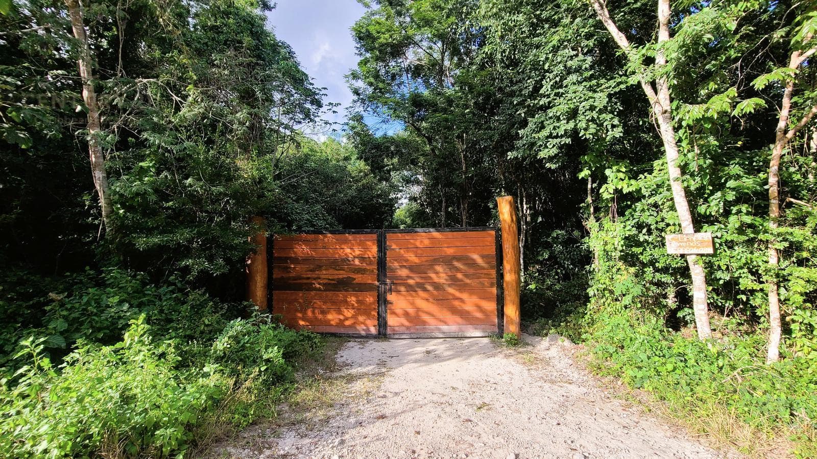 8,419 m² lot on Ruta de los Cenotes, Km 17, Puerto Morelos, P4517