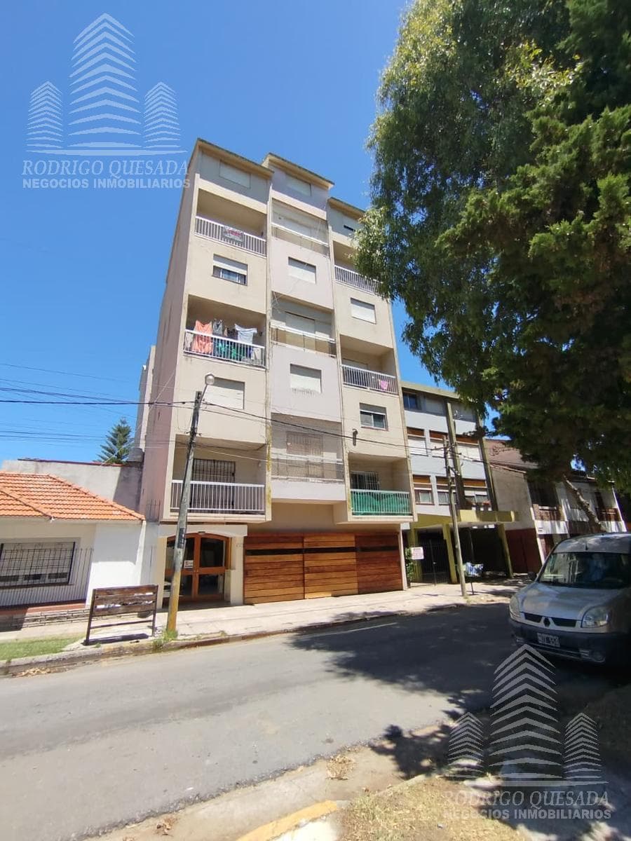 Spacious 2-room apartment!!