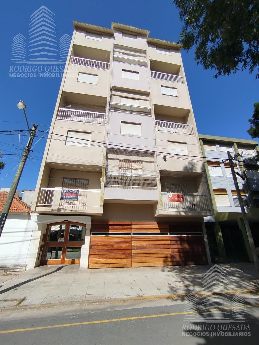 Spacious 2-room apartment!!