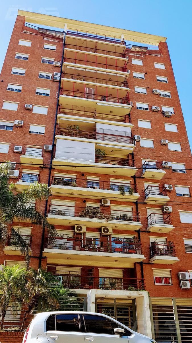 3-room apartment with a garage, balcony, and full amenities in the exclusive Torres Morón complex