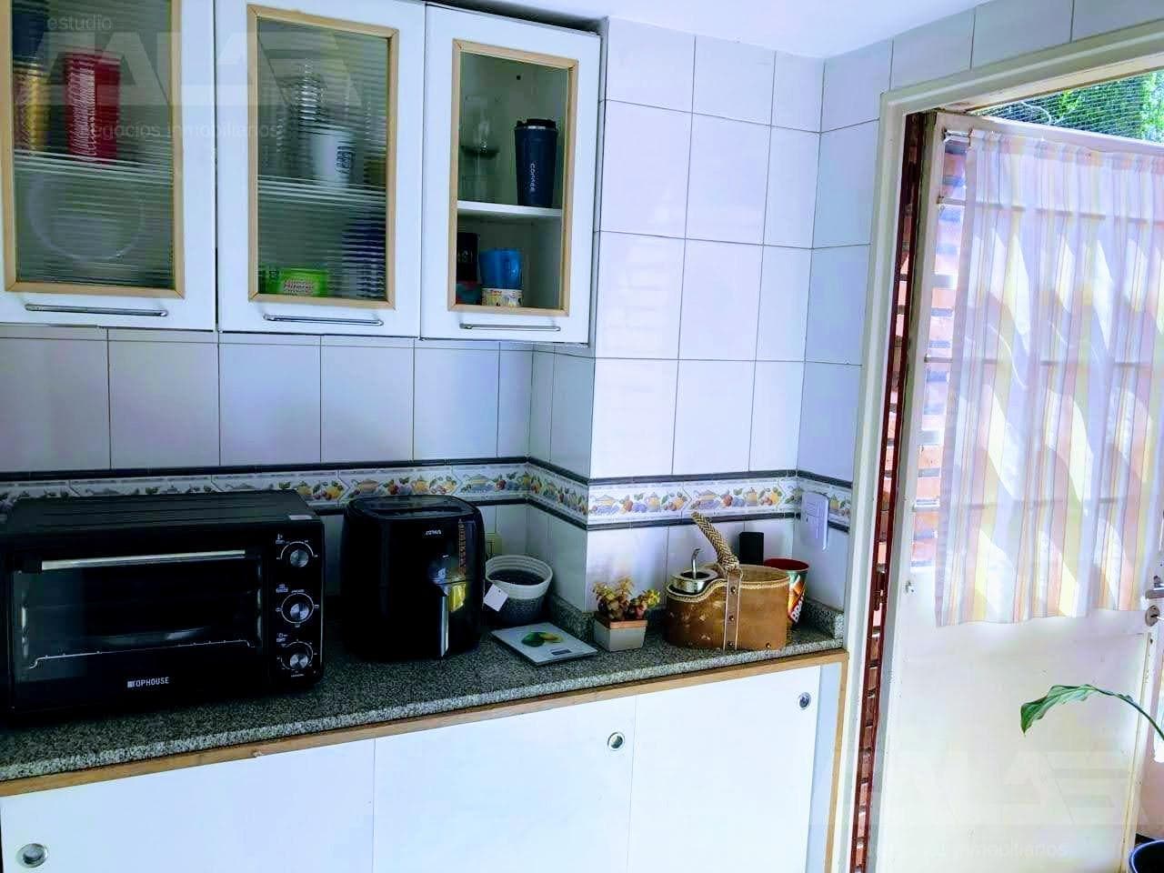 3-room apartment with a garage, balcony, and full amenities in the exclusive Torres Morón complex
