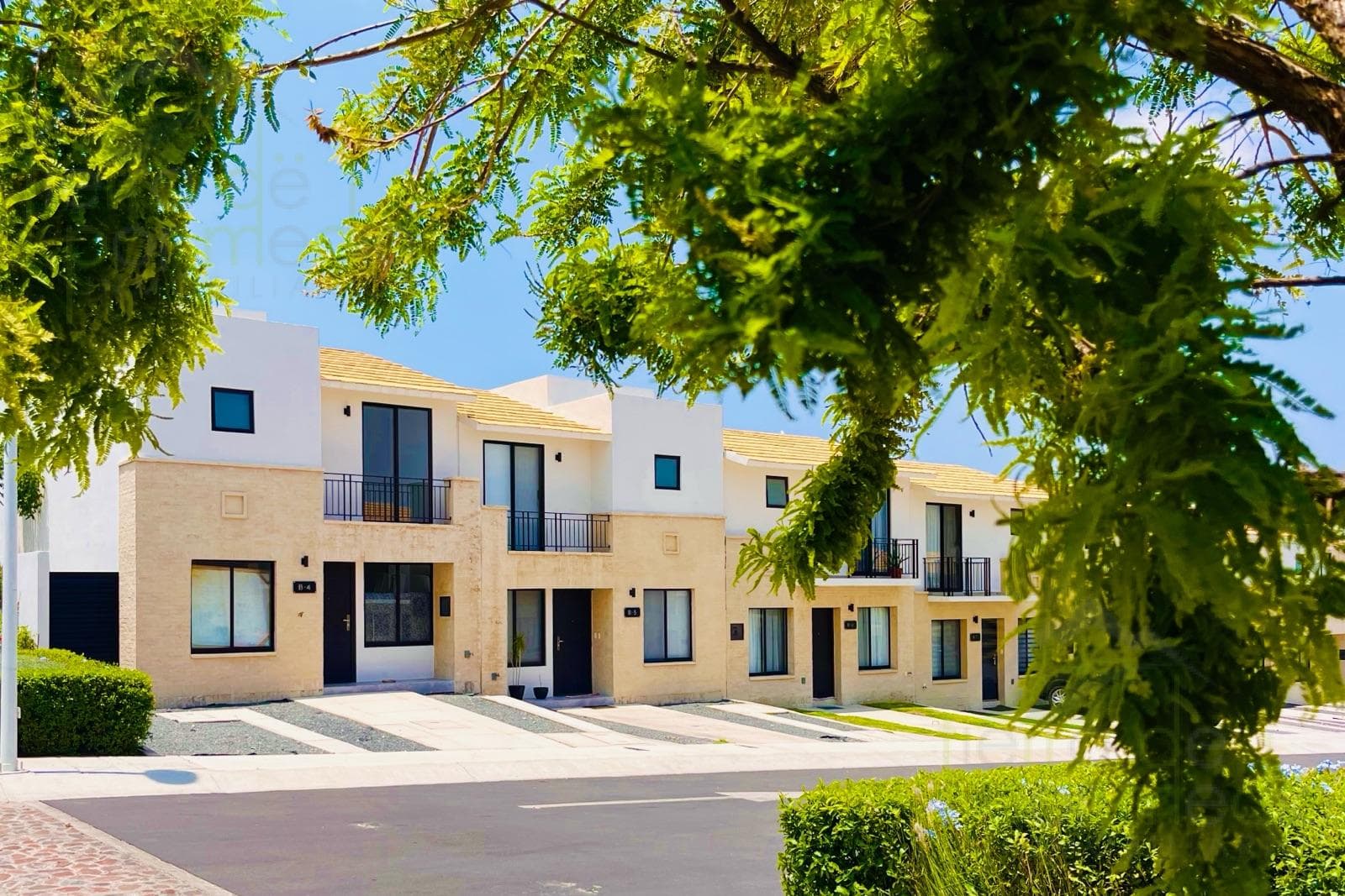 Casa con 4ta Recamara en Planta Baja en Zakia Queretaro