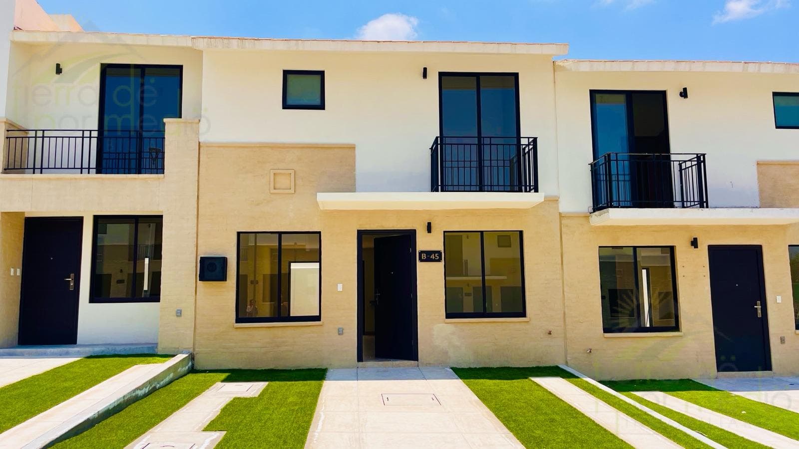 House for Sale, TV Room on the Ground Floor, in a Gated Community in Zakia, Querétaro