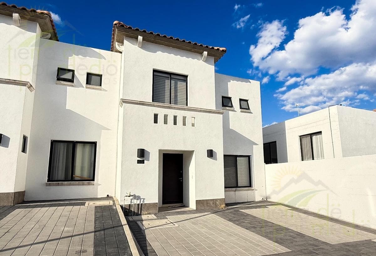 Beautiful House with a Large Patio in Juriquilla, Querétaro