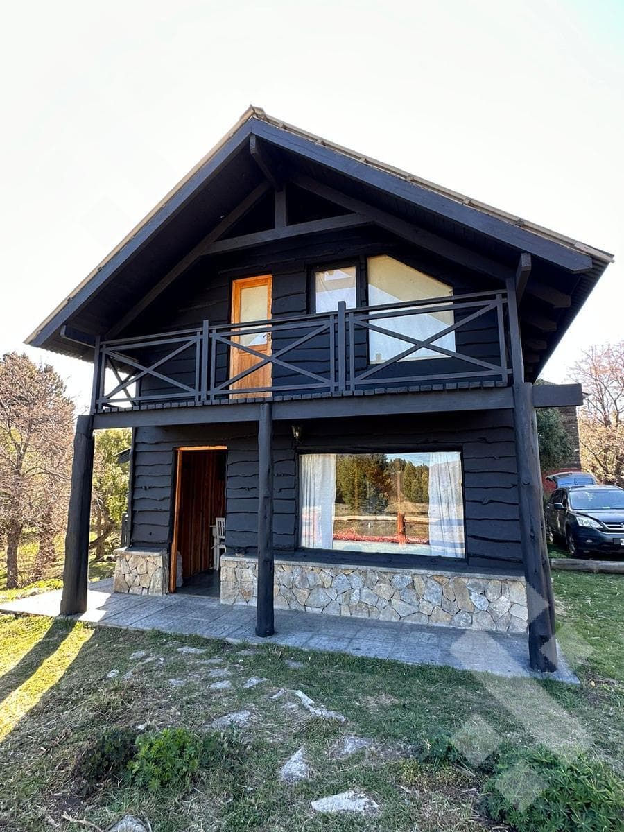 HOUSE + APARTMENT FOR SALE JUST A FEW METERS FROM THE MELIQUINA RIVER