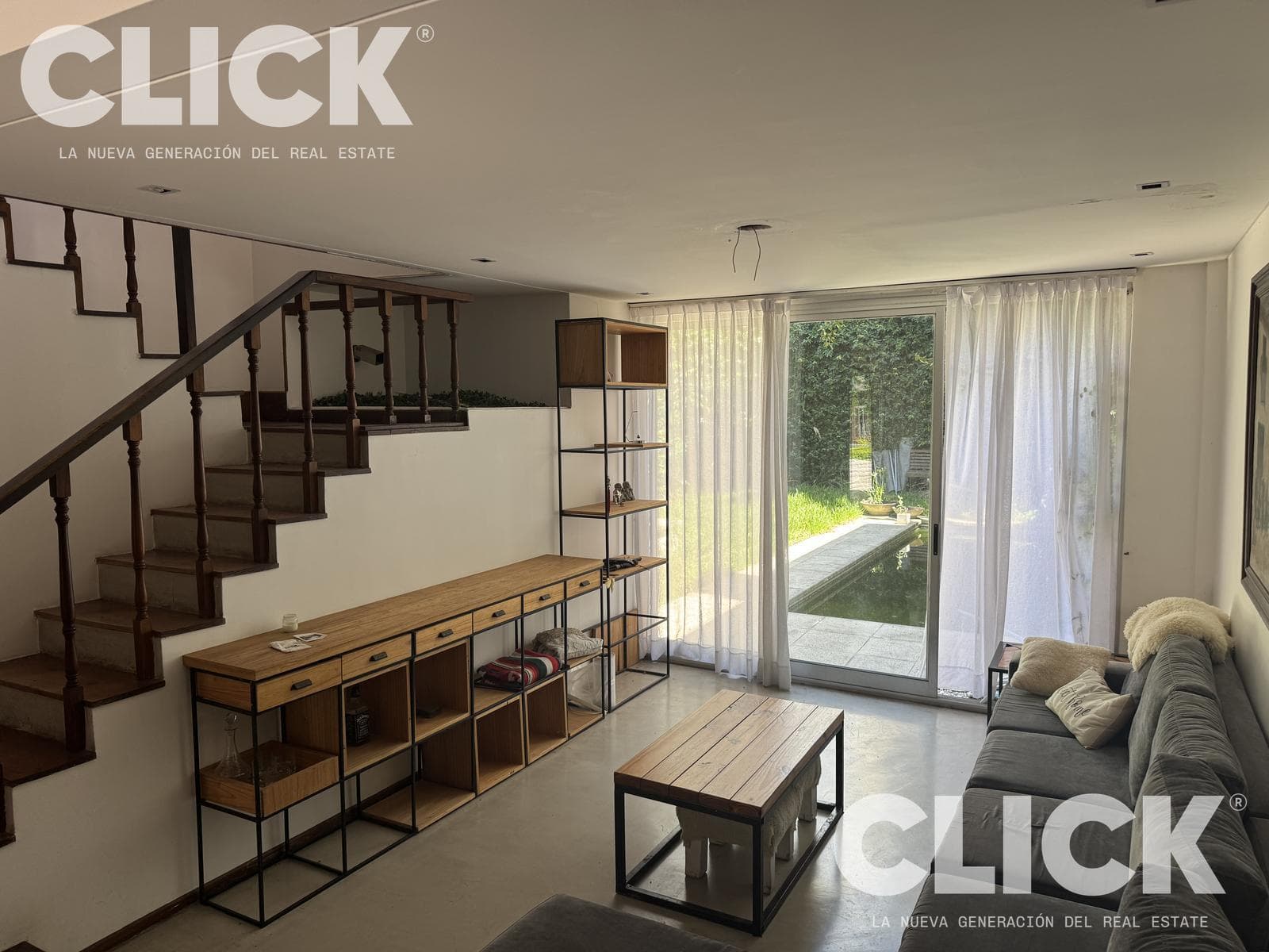 5-room house for RENT with a pool and garage!