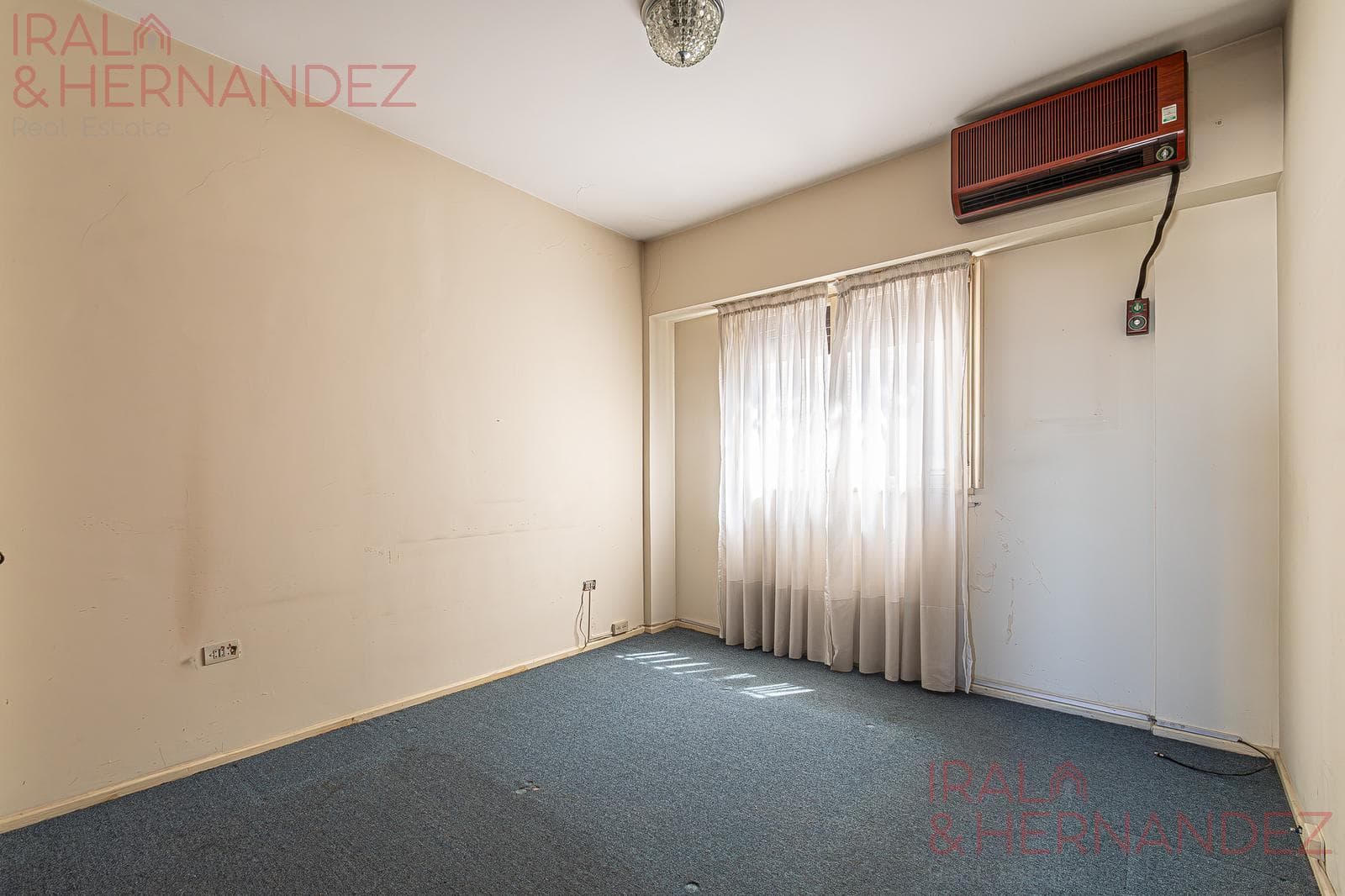 4-room apartment for sale with maid's quarters in Palermo - Optional parking space