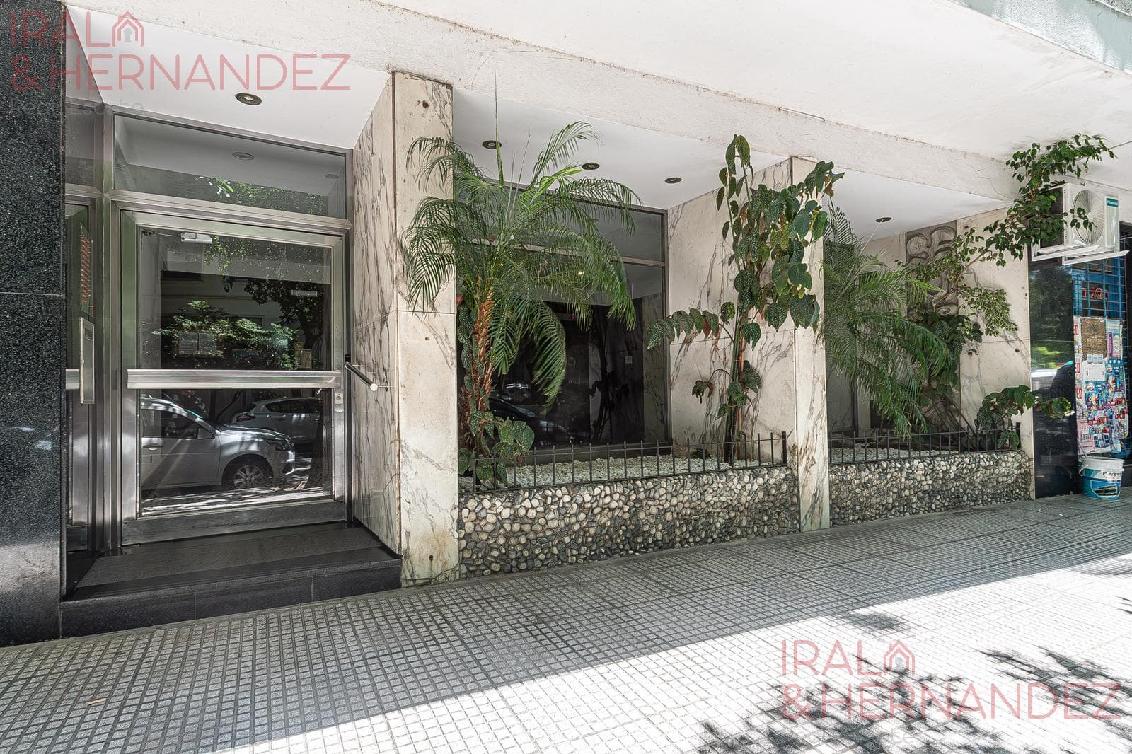 4-room apartment for sale with maid's quarters in Palermo - Optional parking space