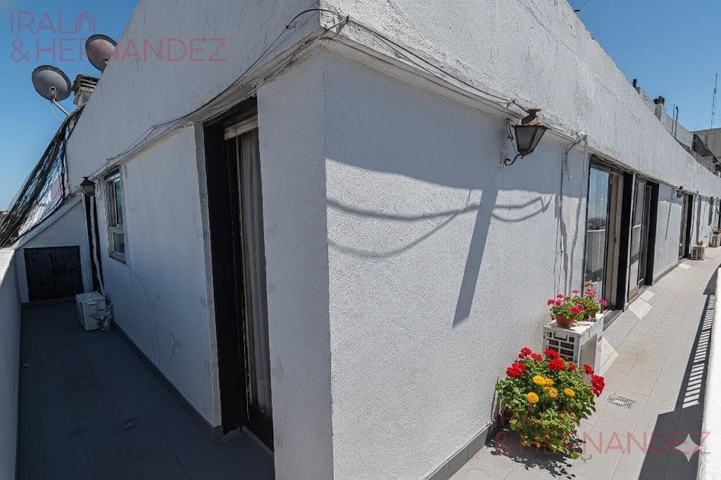 4-room apartment for sale with maid's quarters in Palermo - Optional parking space