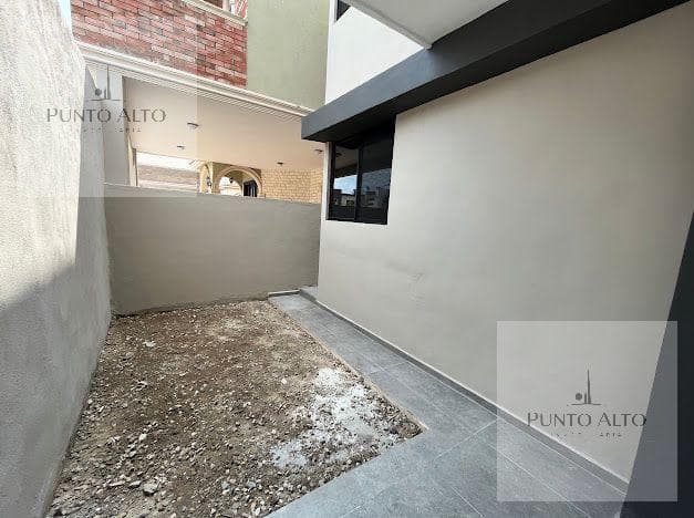 HOUSE FOR SALE JUST A FEW STEPS FROM FAJA DE ORO AND AV HIDALGO