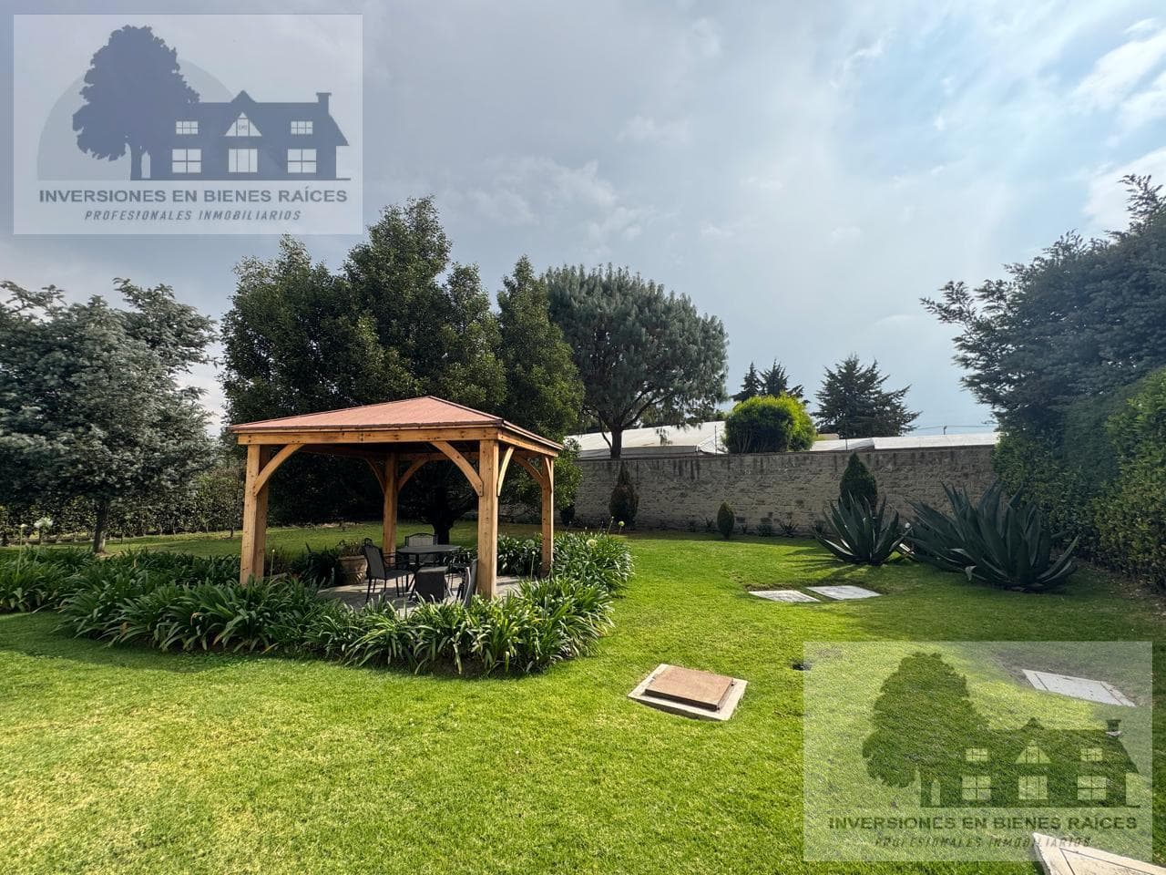 Exclusive Residence for Sale on Av. Tecnológico, Very Close to Bicentennial Park