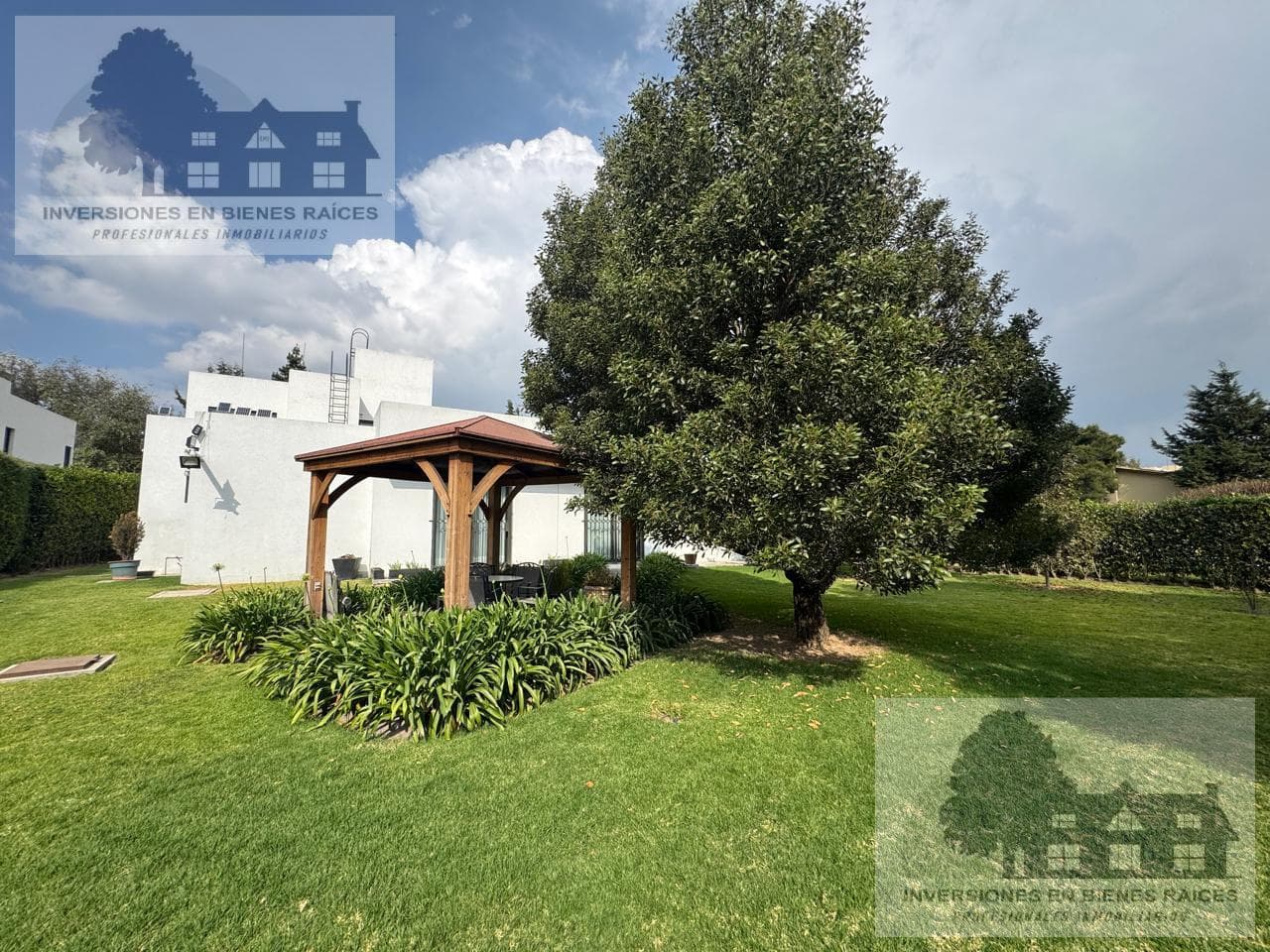 Exclusive Residence for Sale on Av. Tecnológico, Very Close to Bicentennial Park