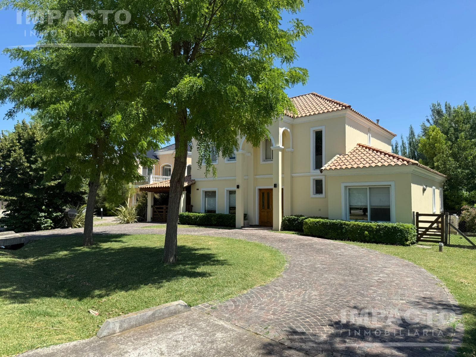 House in Las Cañuelas Country Club