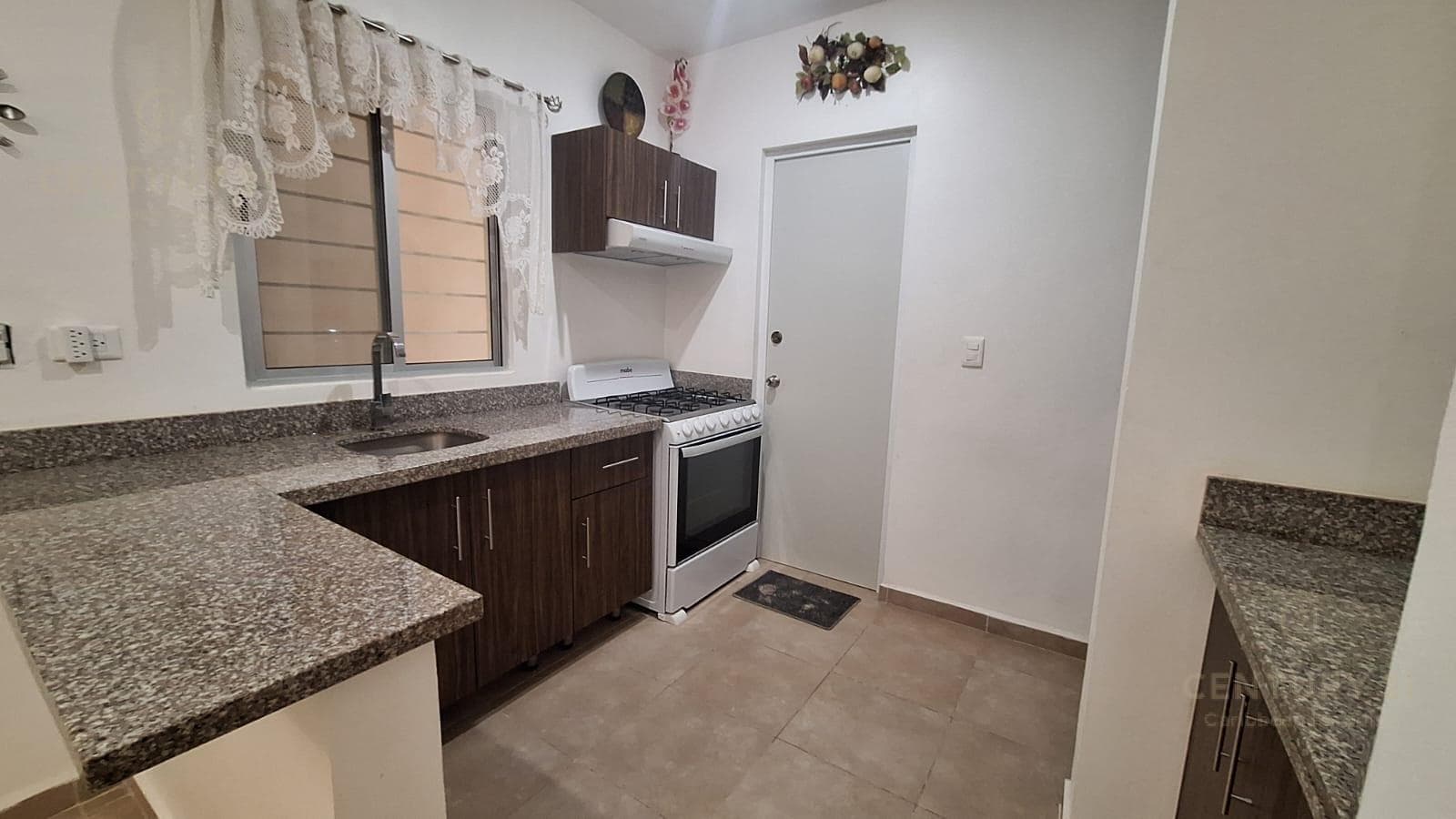 Beautiful Furnished House for Rent in Real del Sol, Playa del Carmen P4521