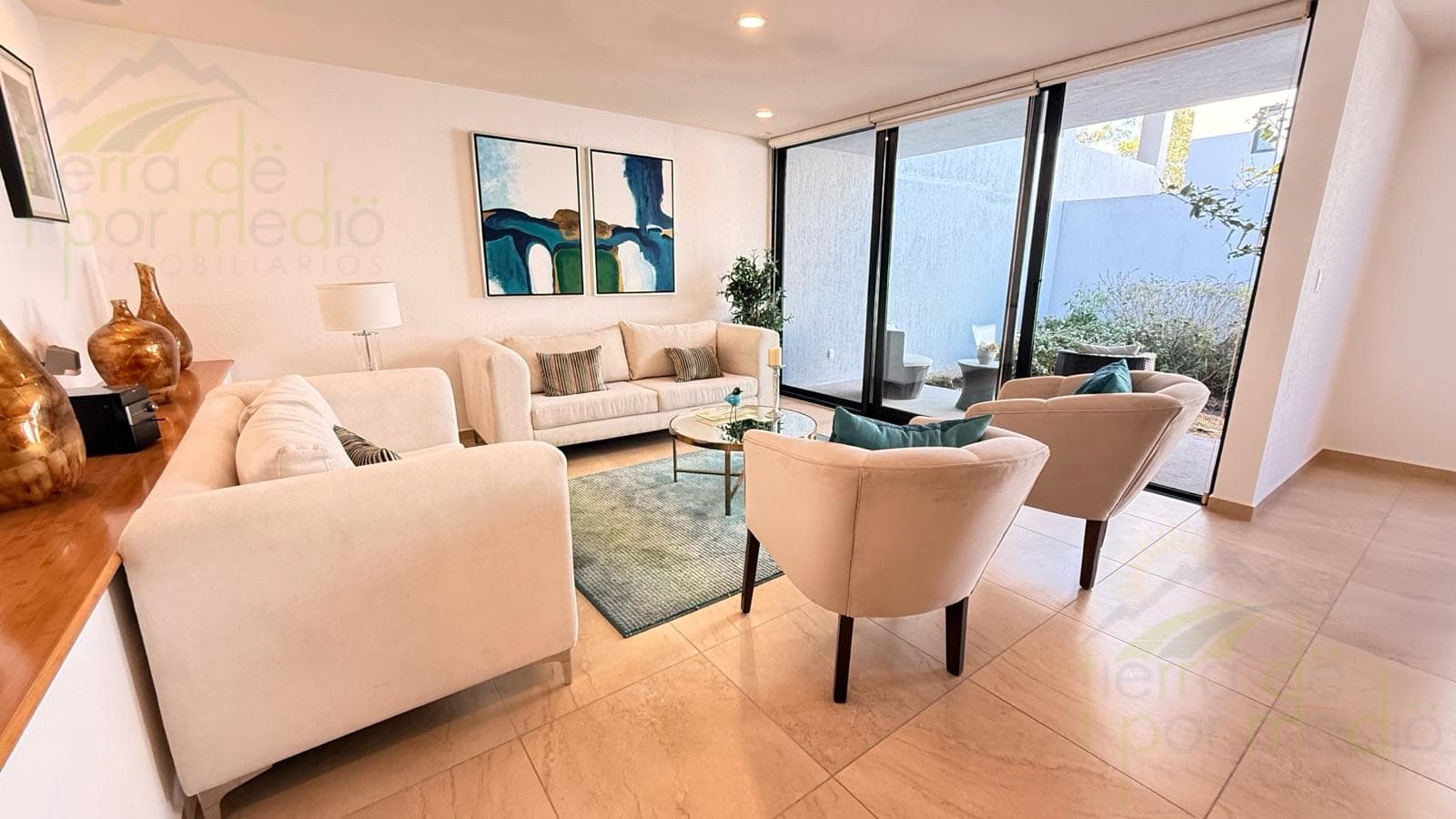 Spacious 3-Bedroom House with TV Room on a Private Street in Zibata, Querétaro