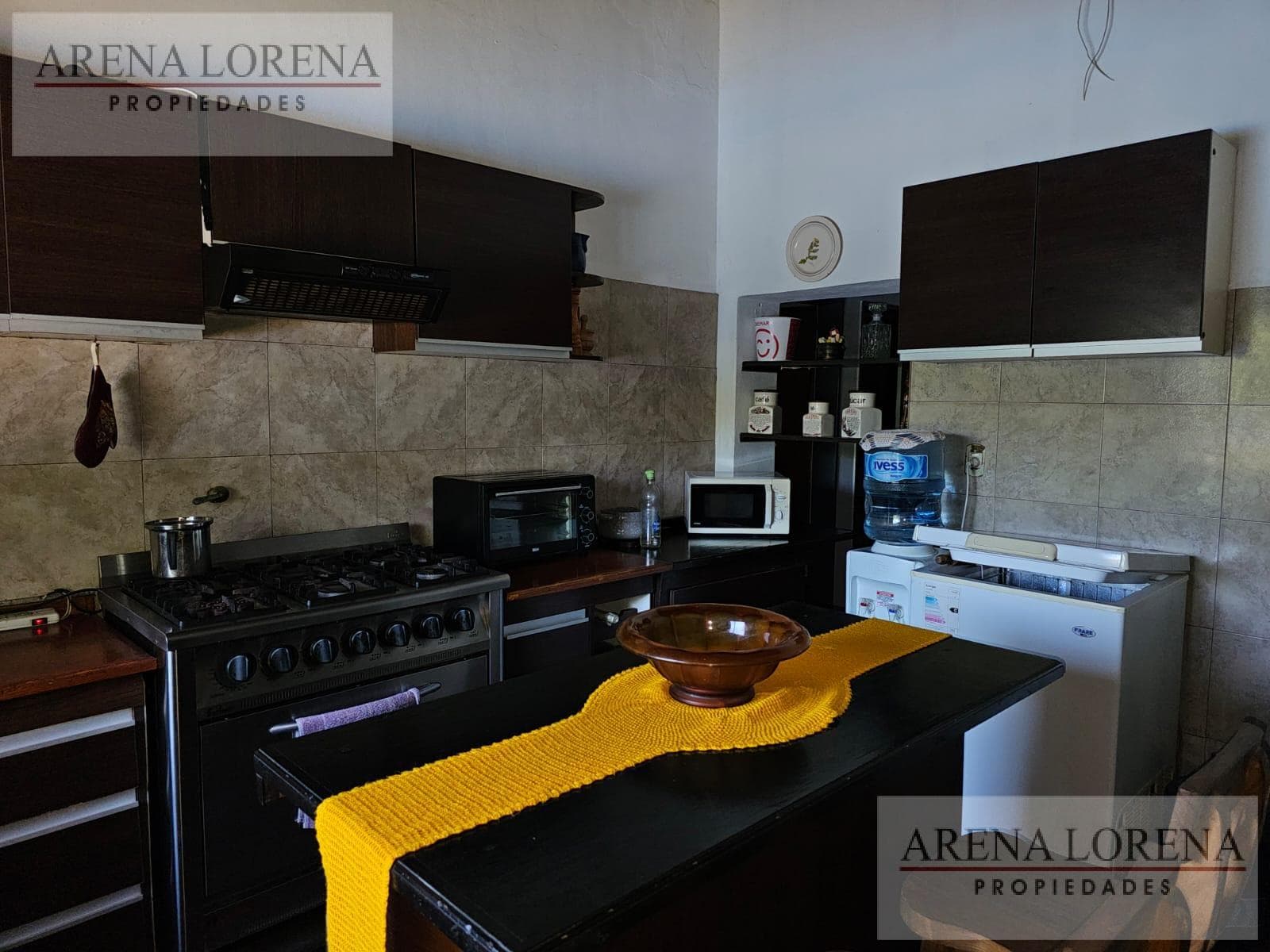 4-Room House for Sale with Pool in Moreno