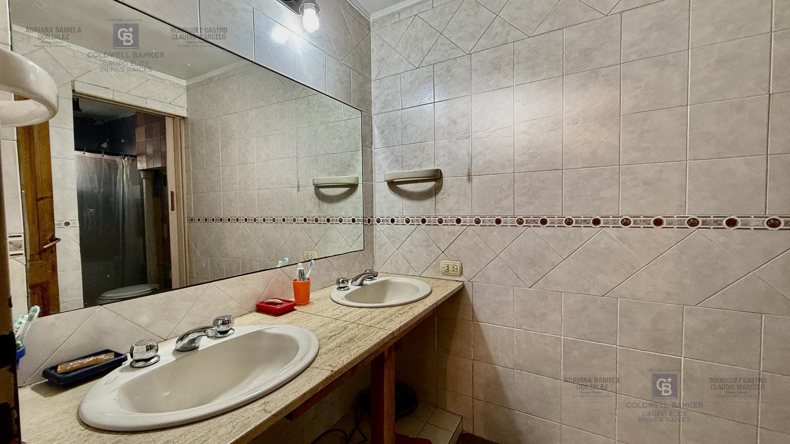 VENTA CASA 6 AMBIENTES DEPENDENCIA COCHERA VILLA CRESPO