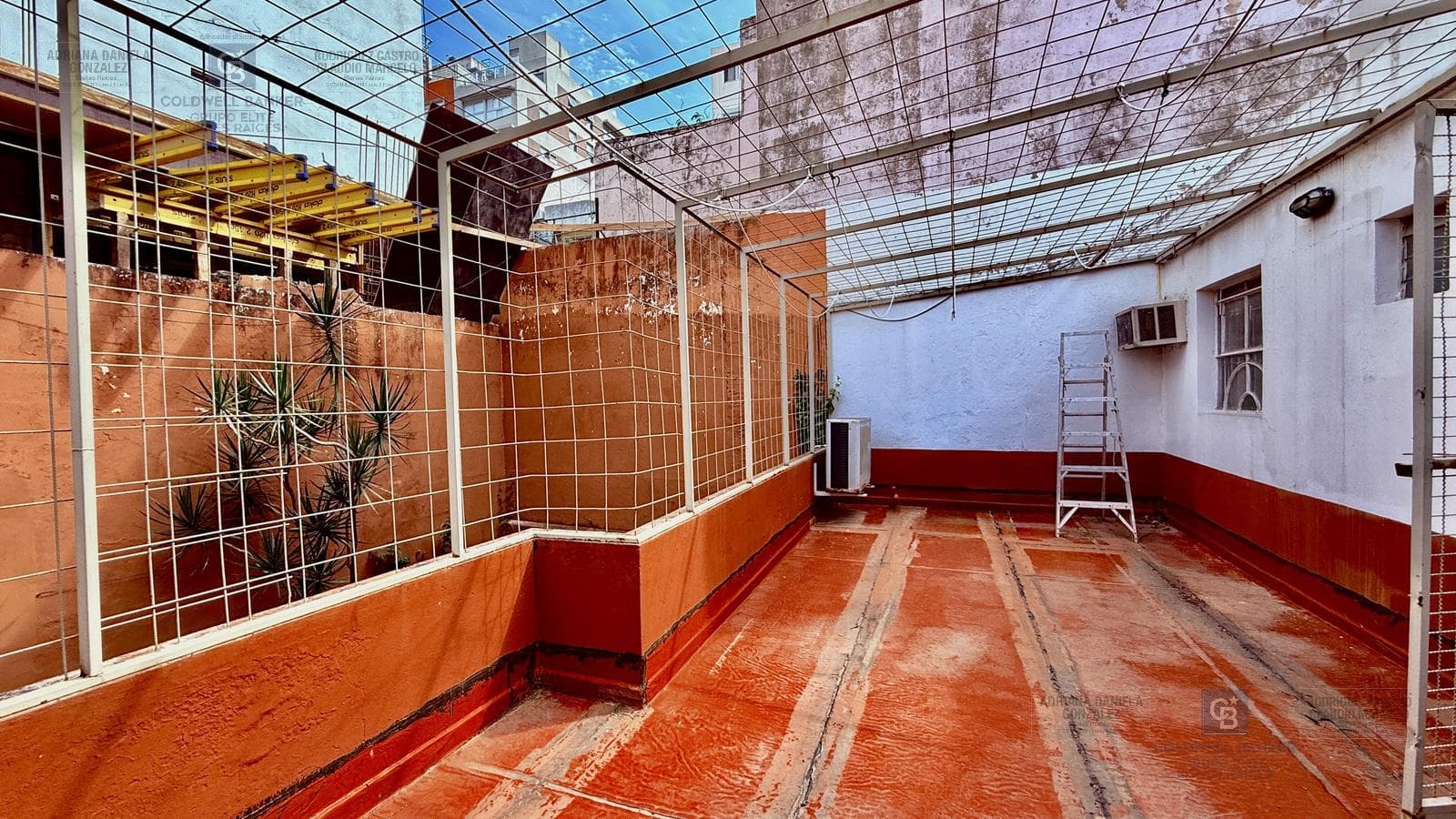 VENTA CASA 6 AMBIENTES DEPENDENCIA COCHERA VILLA CRESPO