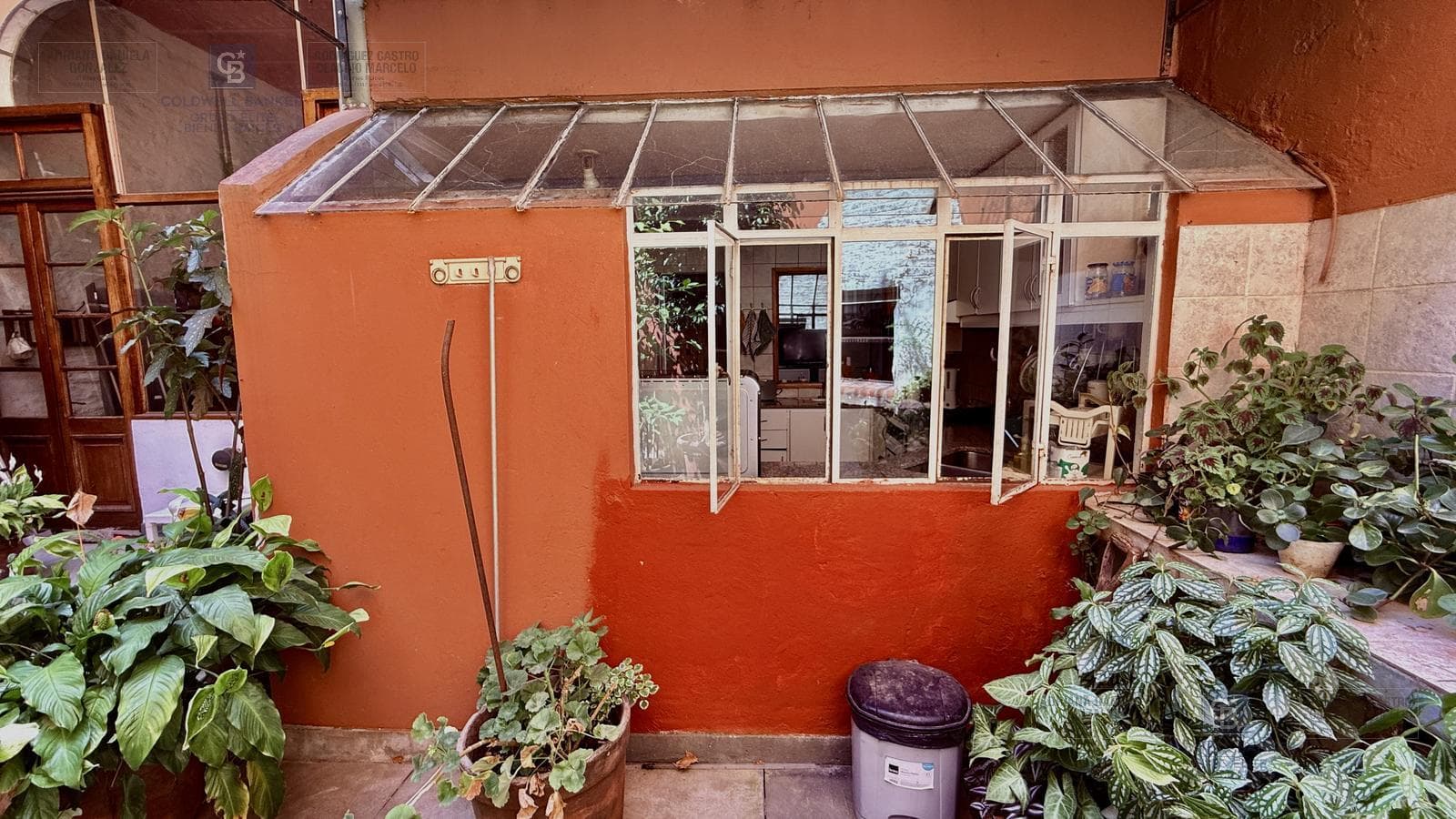 VENTA CASA 6 AMBIENTES DEPENDENCIA COCHERA VILLA CRESPO