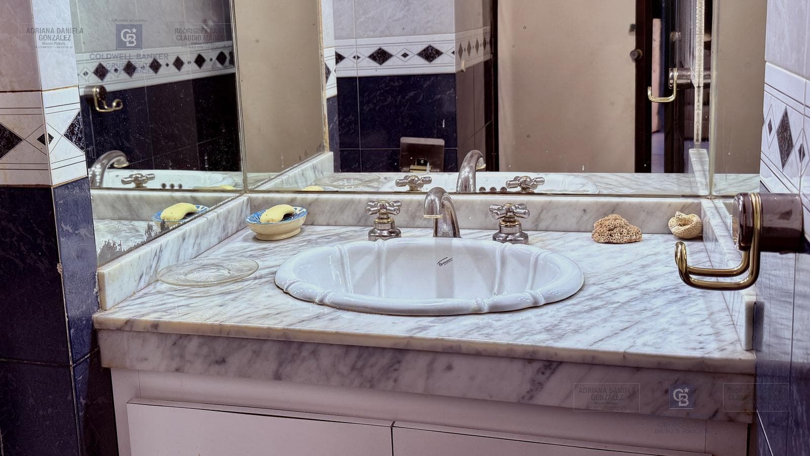 VENTA CASA 6 AMBIENTES DEPENDENCIA COCHERA VILLA CRESPO