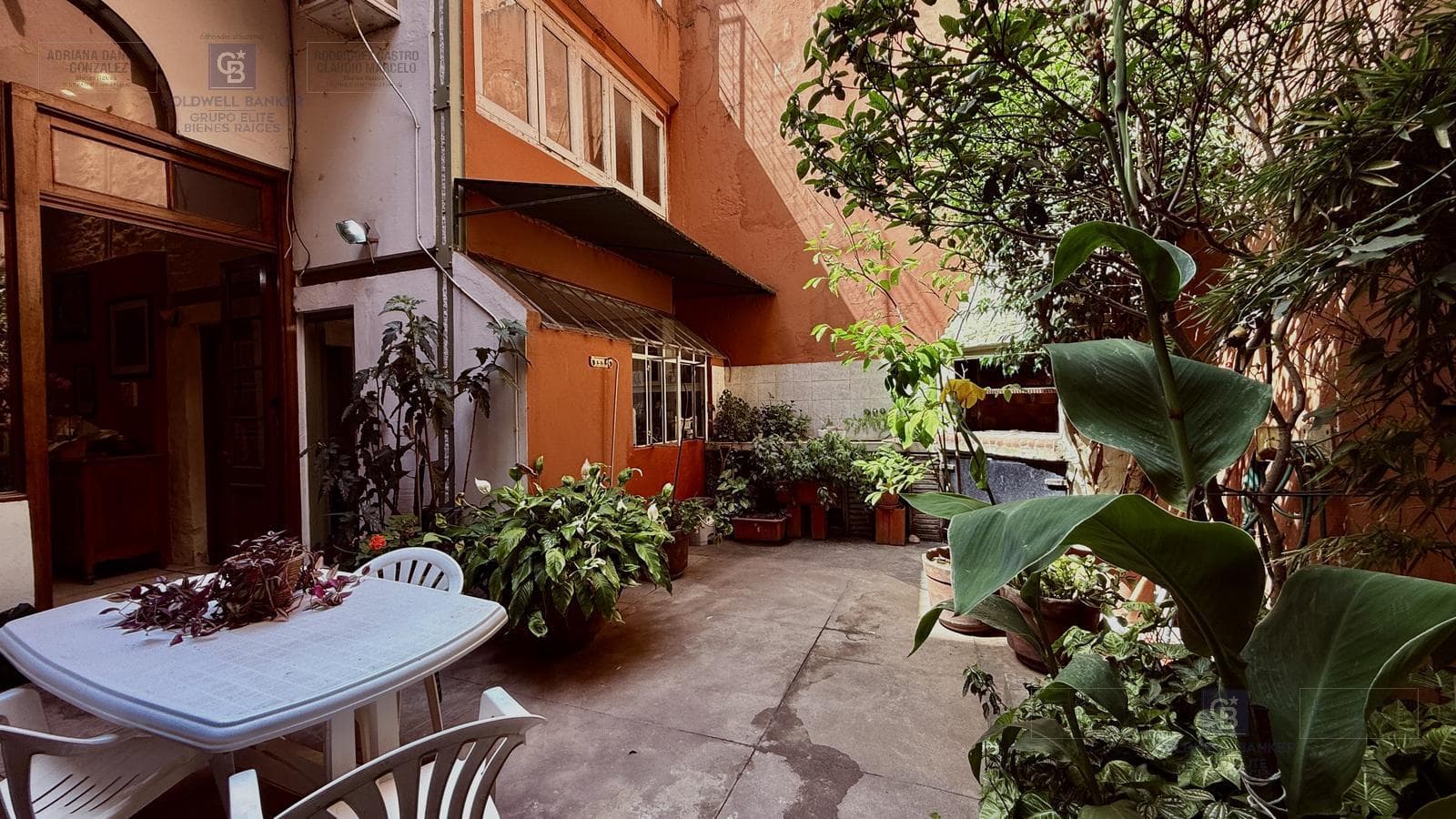 VENTA CASA 6 AMBIENTES DEPENDENCIA COCHERA VILLA CRESPO
