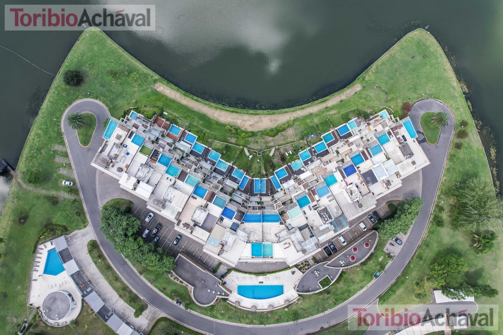 REPRICED. Praia 10, Portezuelo, Nordelta—For Sale with Rent, 3 bedrooms, overlooking Central Nordelta Lake, with garage