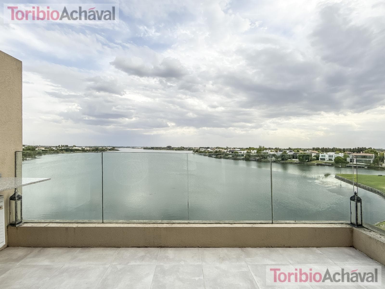 REPRICED. Praia 10, Portezuelo, Nordelta—For Sale with Rent, 3 bedrooms, overlooking Central Nordelta Lake, with garage