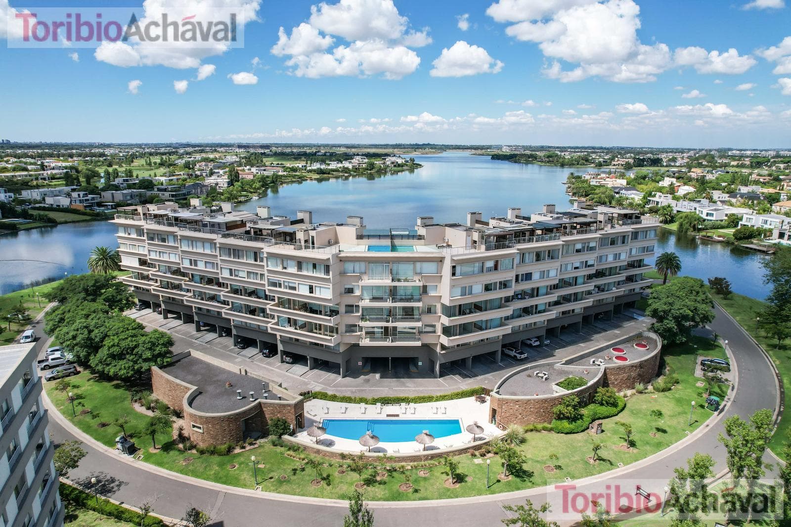 REPRICED. Praia 10, Portezuelo, Nordelta—For Sale with Rent, 3 bedrooms, overlooking Central Nordelta Lake, with garage