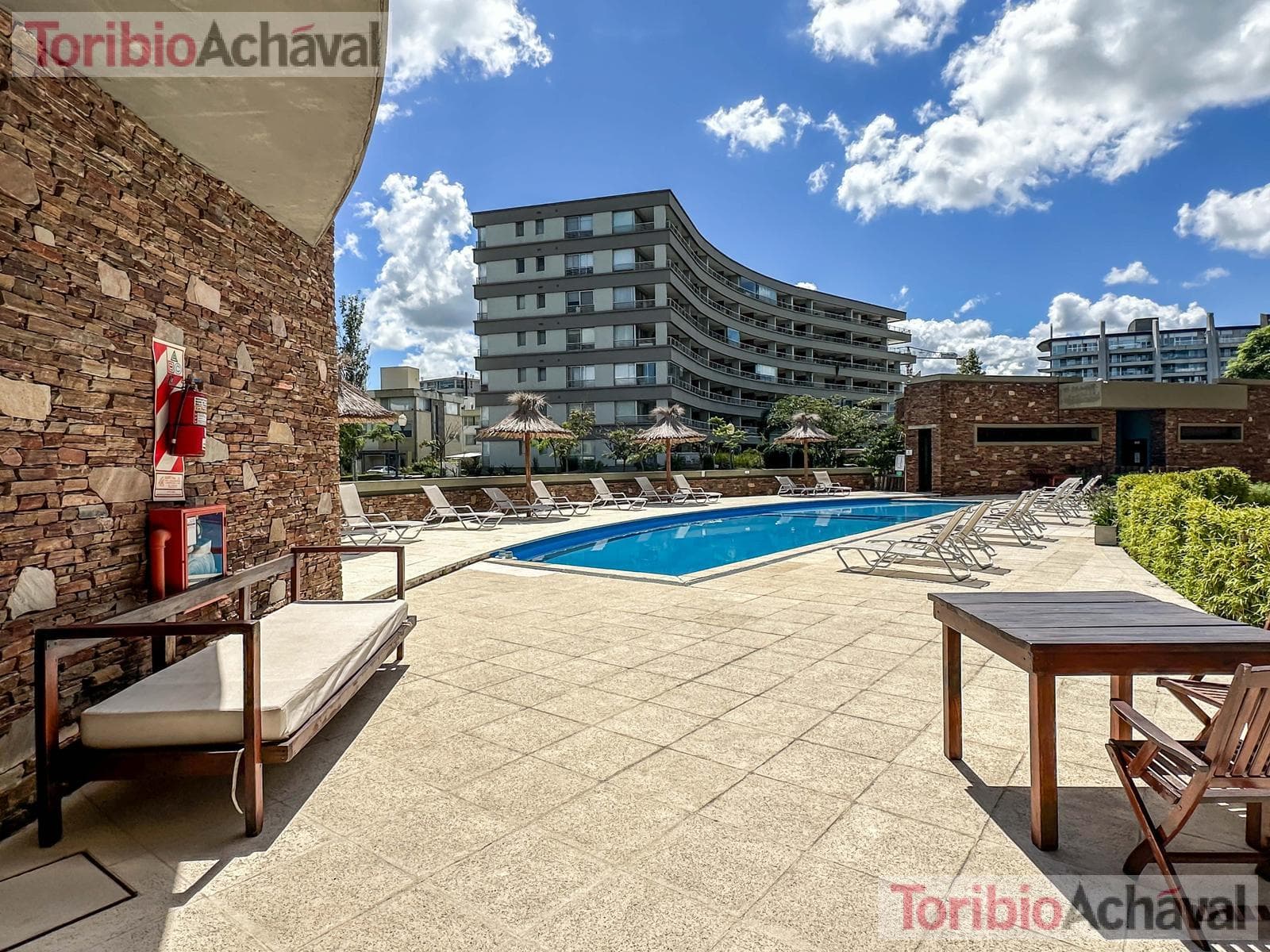 REPRICED. Praia 10, Portezuelo, Nordelta—For Sale with Rent, 3 bedrooms, overlooking Central Nordelta Lake, with garage